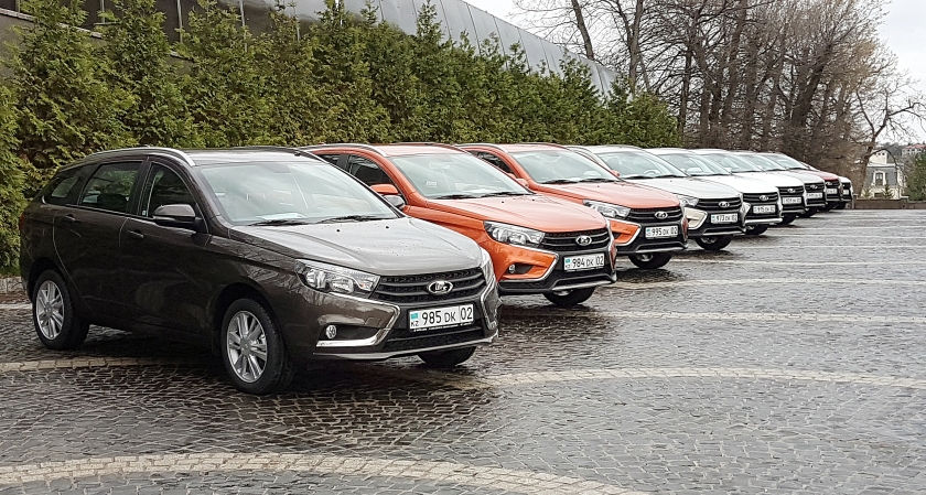 LADA Vesta SW и LADA Vesta SW Cross: старт продаж в Казахстане