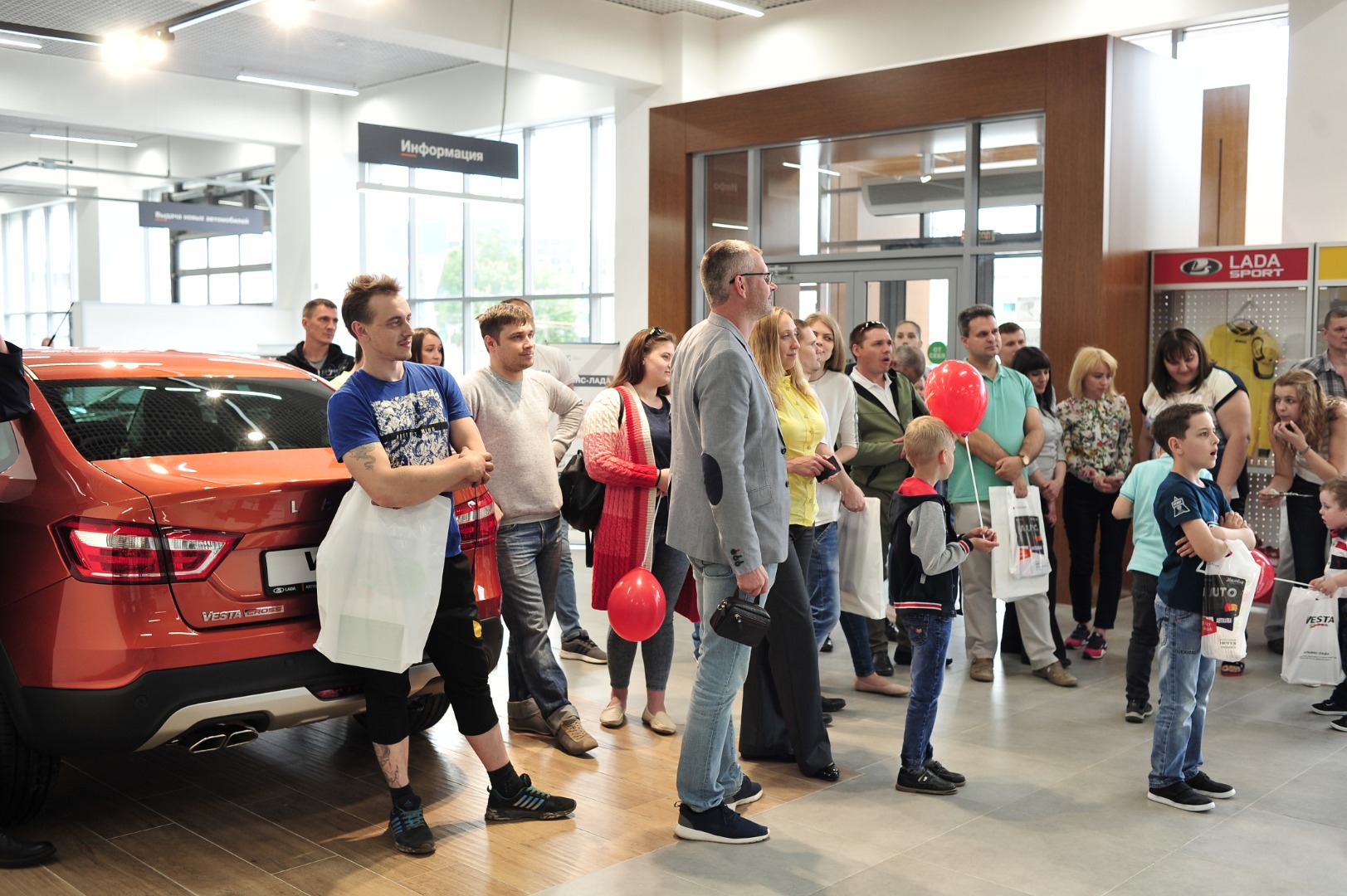 Фотоотчет с презентации LADA Vesta Cross