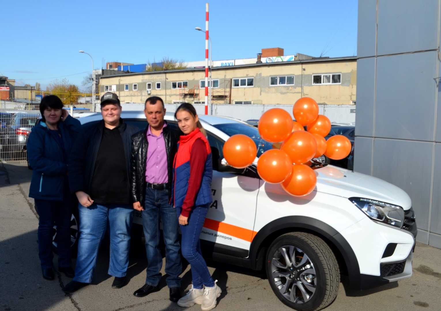 Автосалон Альянс-Лада вручил призовой автомобиль победителю акции «Жаркие дни LADA»